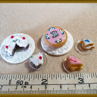 Miniature Dollhouse Food,Tiny Desserts, Doll House Miniatures,Cakes, Cakestand