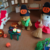 Sylvanian Families Autumn,Halloween House with Furniture & Figures